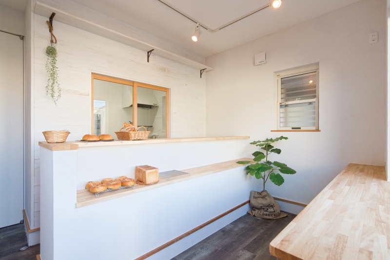 憧れは地域に愛されるパン屋さん 光あふれる住まいに家族もにっこり 夢を叶えた店舗併用住宅 神奈川での注文住宅は山下建設 イメージをカタチにする技術力で思いっきりmystyleの家を提案